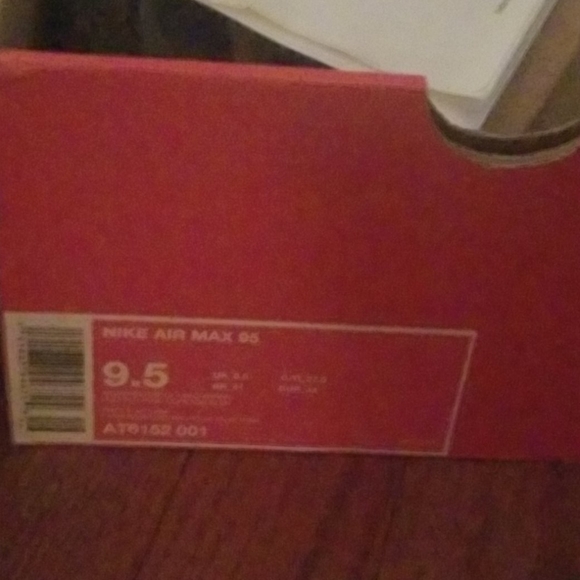 Shoes - Picture 4 of 4